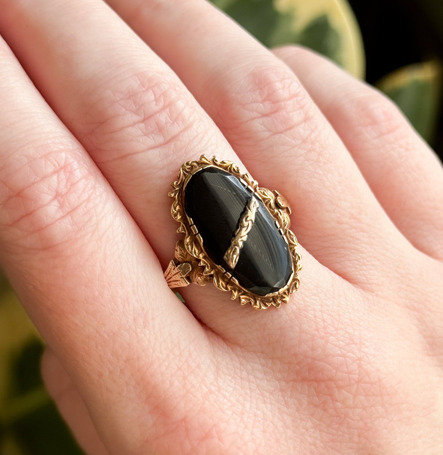 Antique Onyx Floral Ring in 14K Gold
