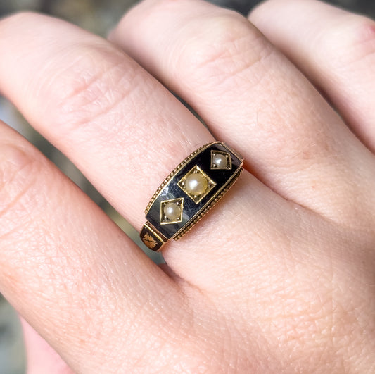 Victorian Pearl & Enamel Mourning Ring in 15K Yellow Gold, Hallmarked
