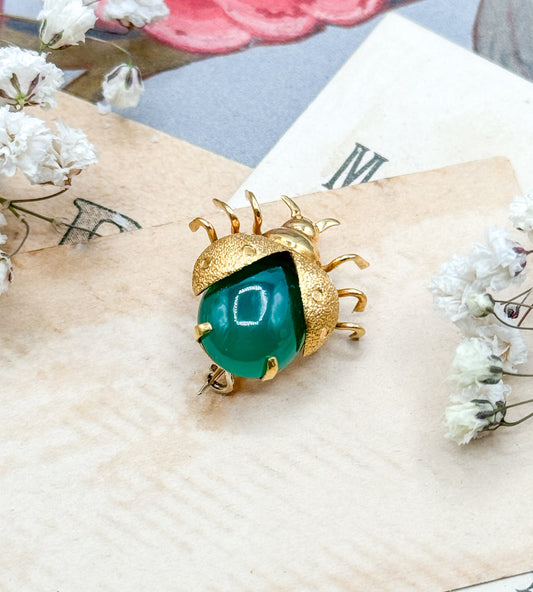 Vintage Jelly Belly Insect Brooch in 18K Gold with Green Glass cabochon belly Mid Century
