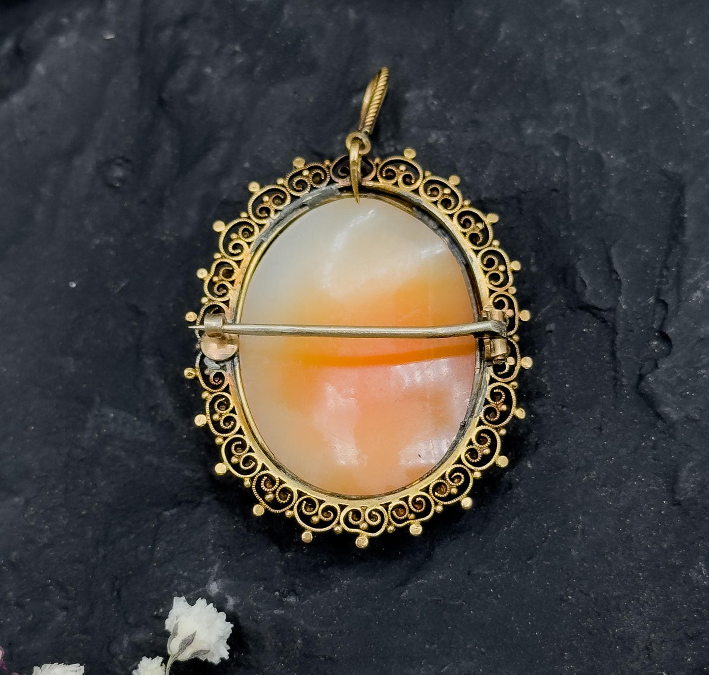 Antique Carved Shell Cameo in 15K Yellow Gold Cameo Pendant for Necklace Left Facing