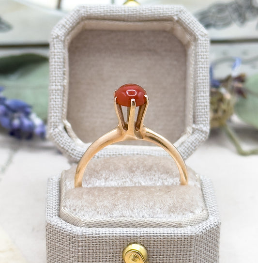 Vintage Carnelian Cabochon Tall Crown Solitaire Ring in 14K Gold