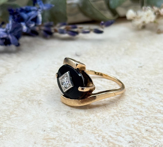 Vintage Onyx & Diamond Ring in 10K Yellow Gold Bypass Ring Florentine gold textured