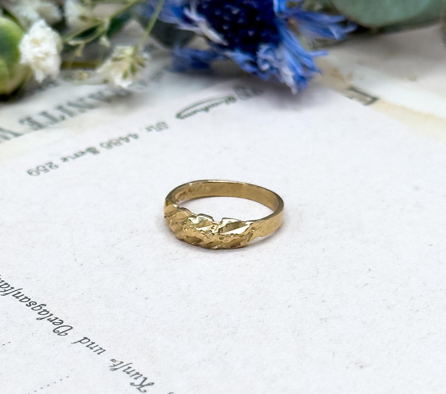 Vintage carved Solid 10K yellow gold Midi ring antique Childs ring size 1.25 textured