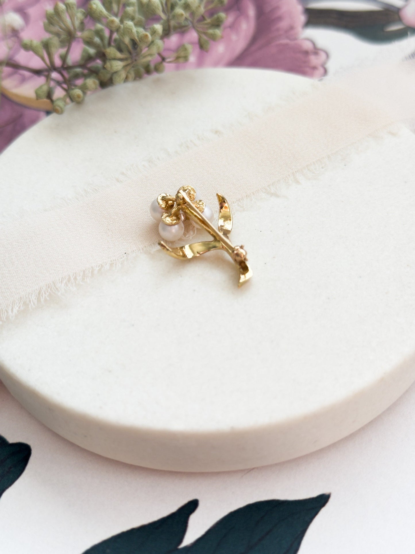 Vintage Pearl Flower Brooch in 10K Yellow Gold Diamond Center Petite Lapel Pin