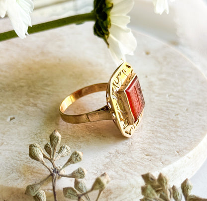 Vintage Intaglio Ring in 18K Gold, Wax Seal Signet Ring in Arabic Script