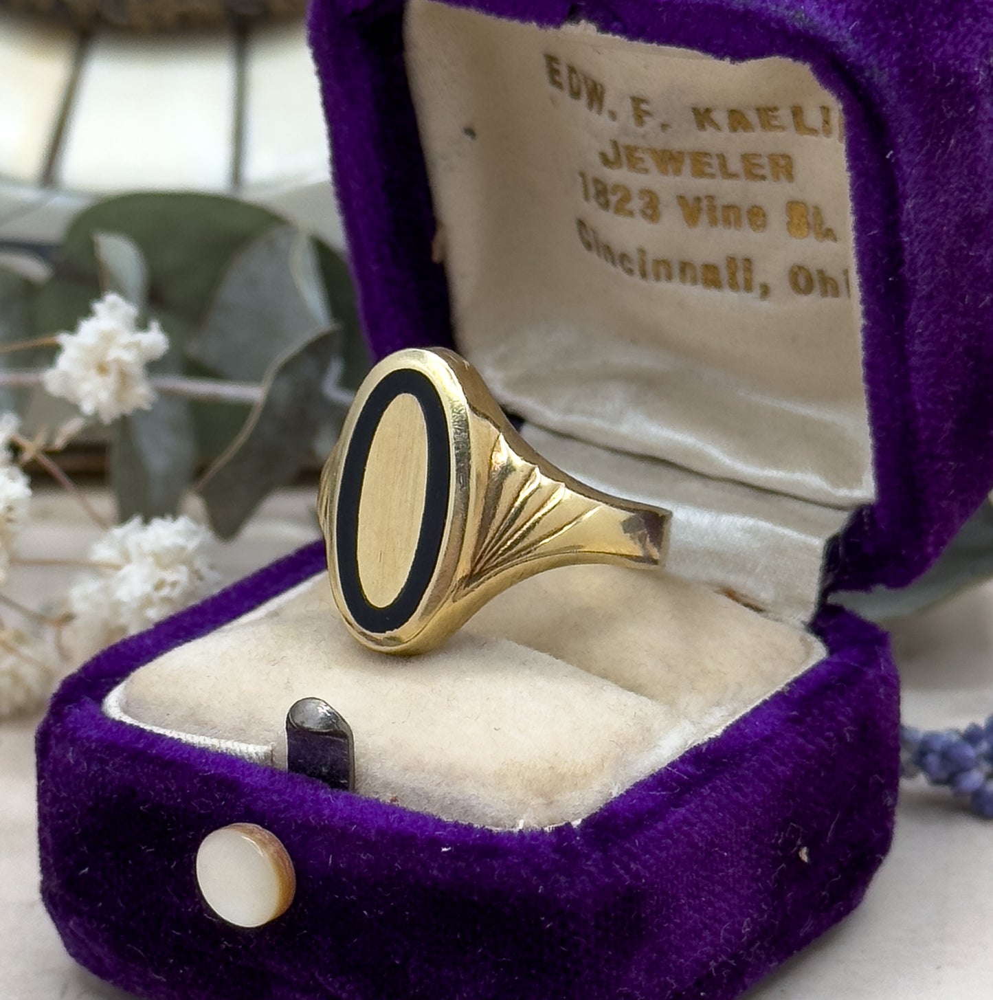 Vintage Onyx Inlay Signet Ring in 14K Gold