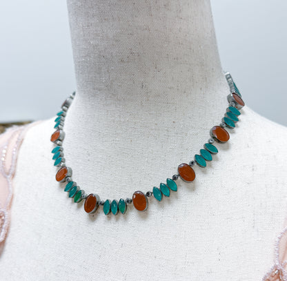 Vintage Glass Costume Jewelry Necklace in Silver tone Metal