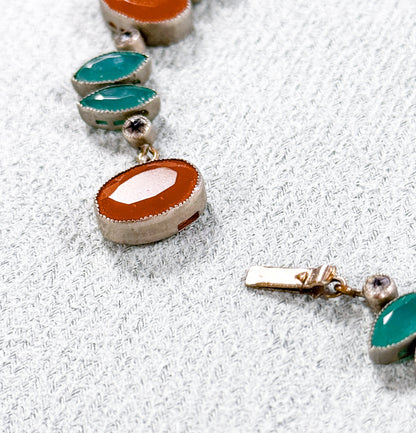 Vintage Glass Costume Jewelry Necklace in Silver tone Metal