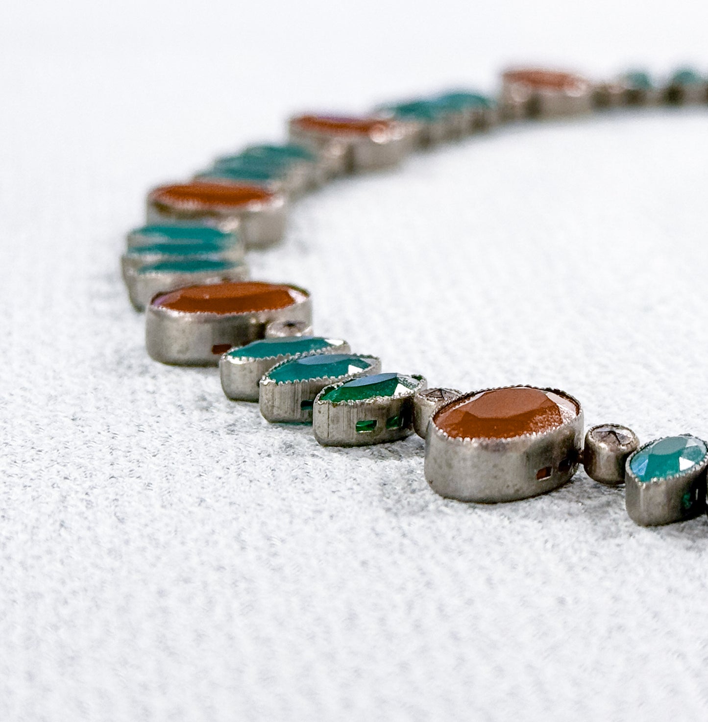 Vintage Glass Costume Jewelry Necklace in Silver tone Metal