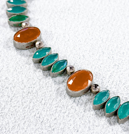 Vintage Glass Costume Jewelry Necklace in Silver tone Metal