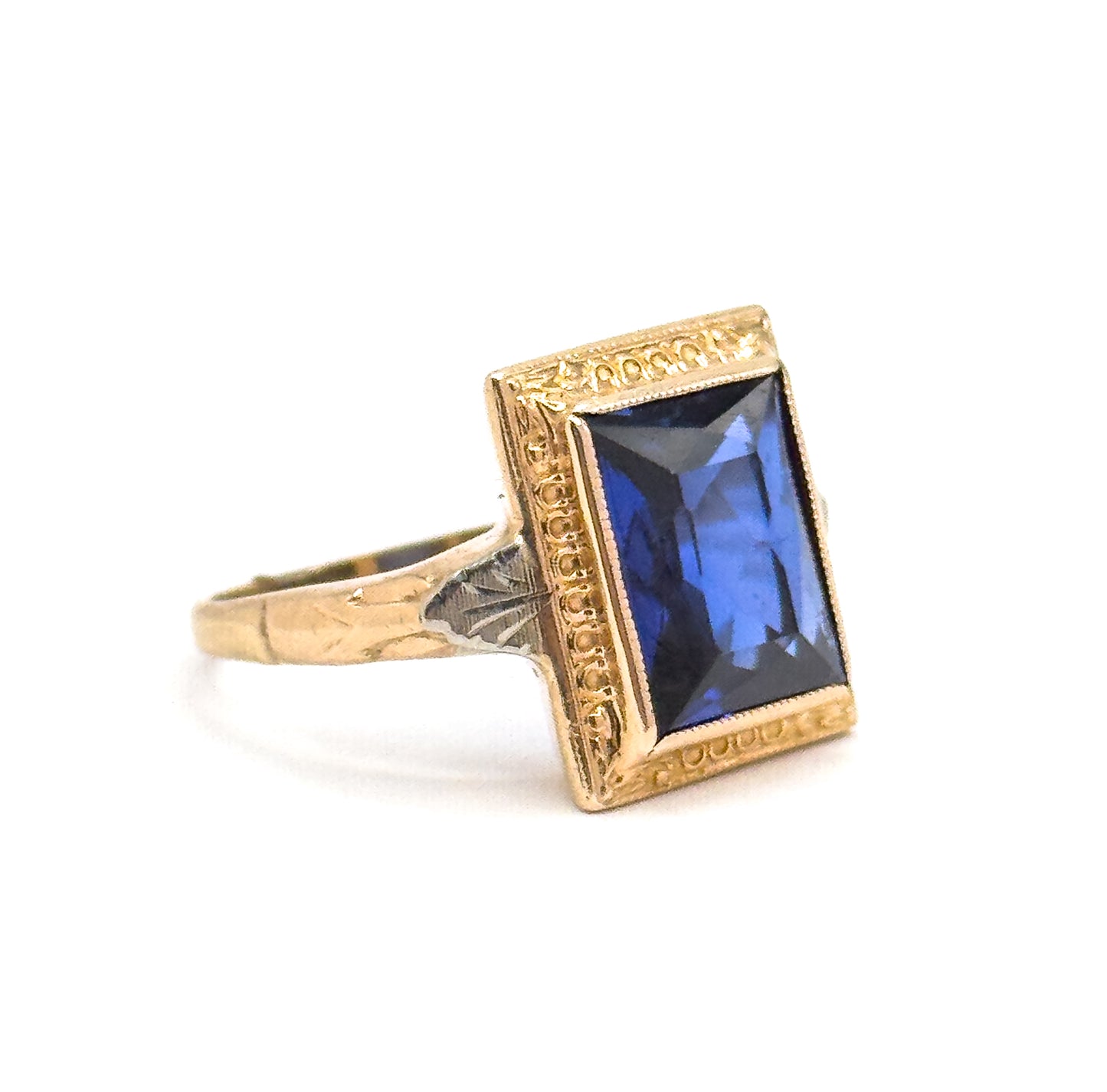Vintage 1940s Created Sapphire Ring in 10K Gold