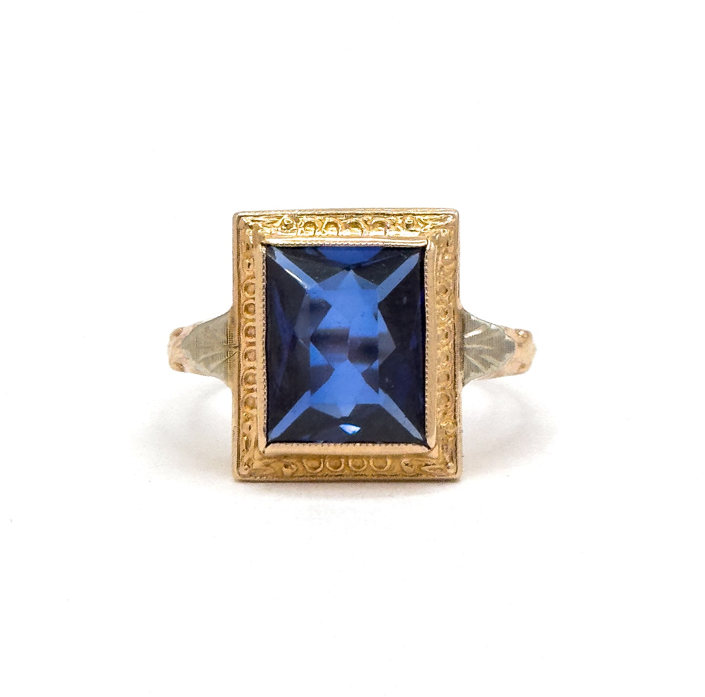 Vintage 1940s Created Sapphire Ring in 10K Gold