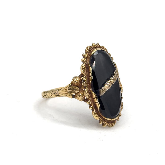 Antique Onyx Floral Ring in 14K Gold