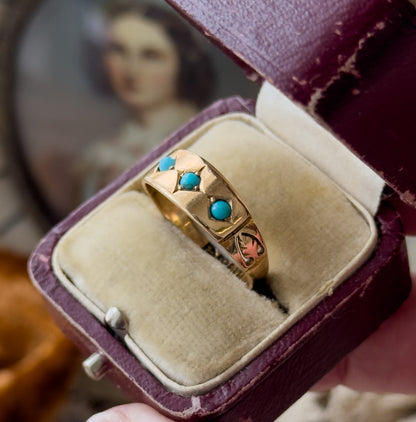 Antique Turquoise Cabochon Ring in 15K Gold, fully hallmarked
