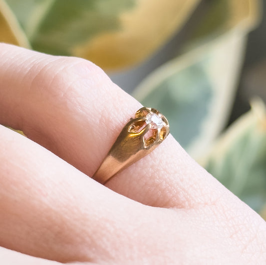 Vintage Buttercup Set Diamond Ring in 14K Gold