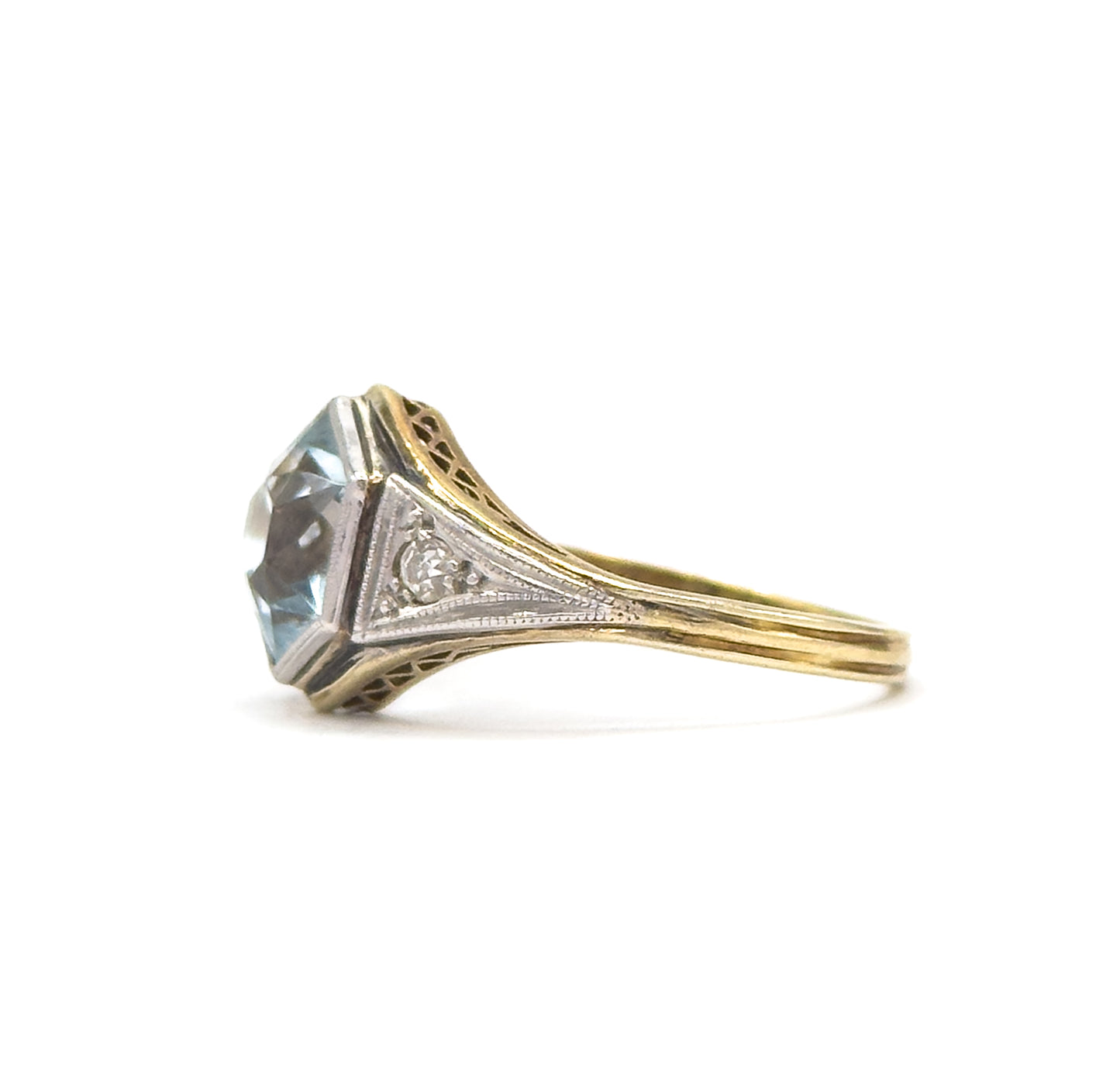 Art Deco Hexagonal Aquamarine Ring in Gold & Platinum