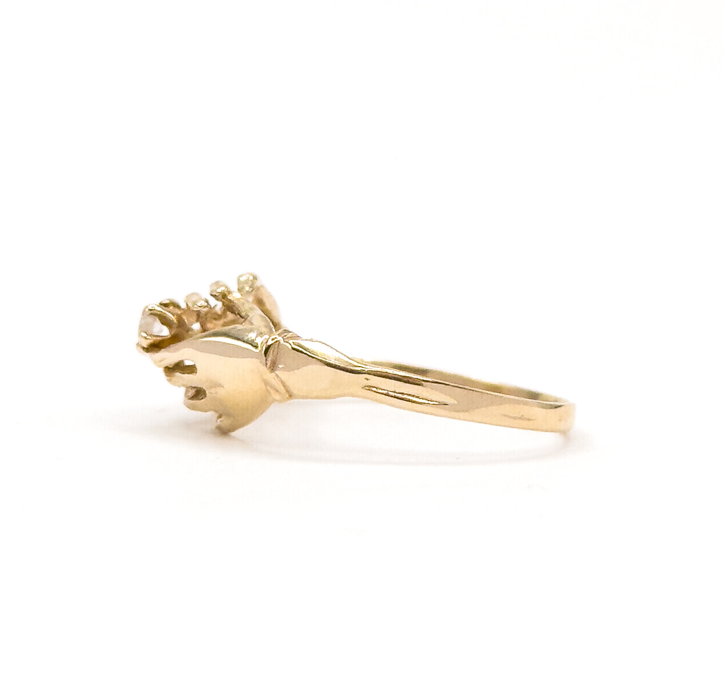 Vintage Clasped hands Ring in 14K Gold