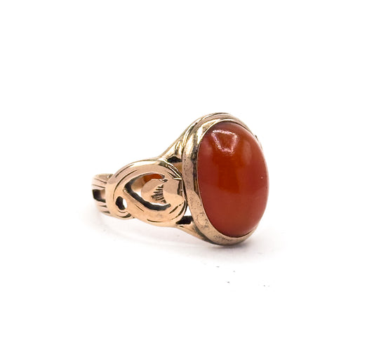 Antique Carnelian Cabochon Ring in Gold
