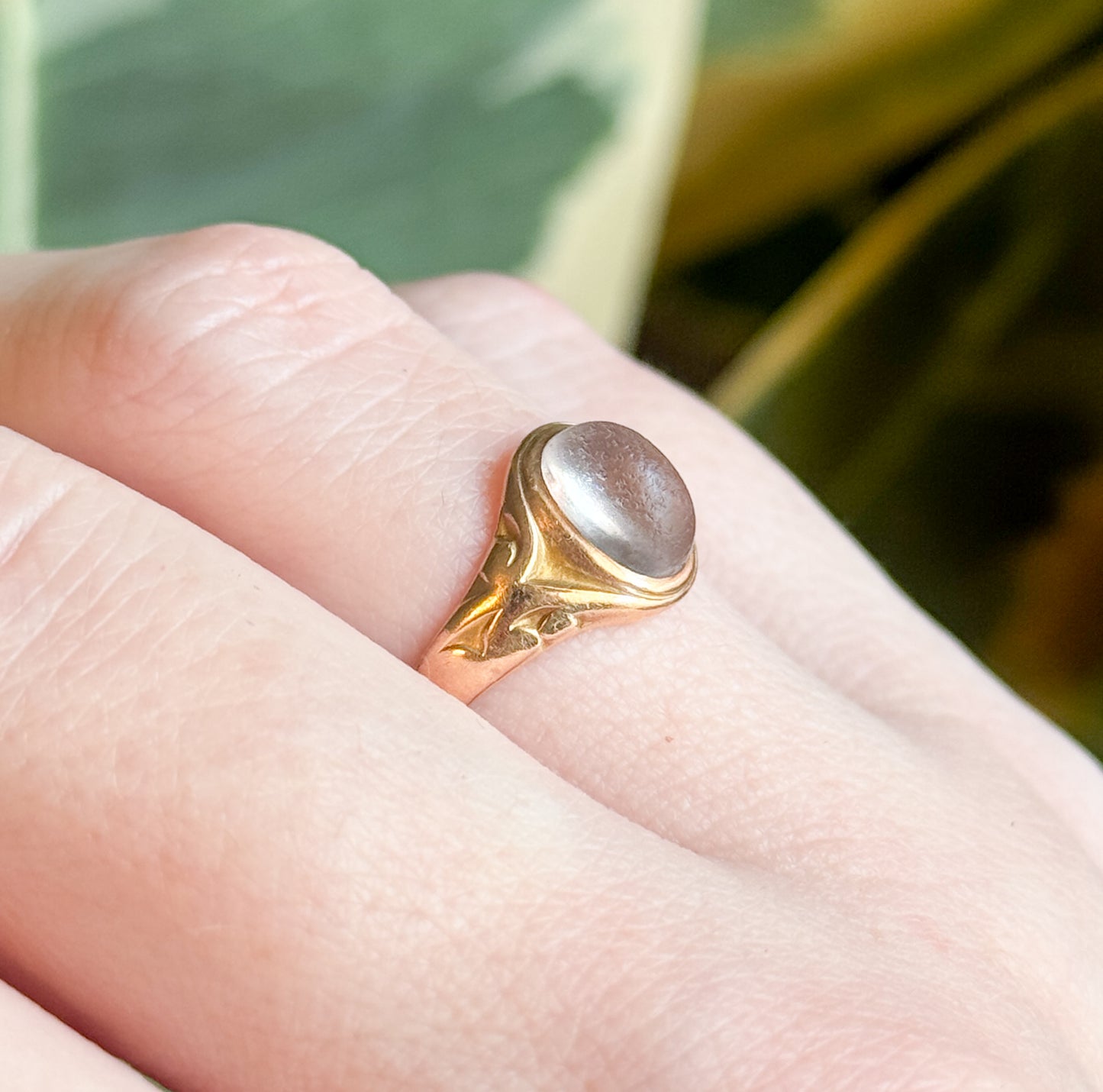 Edwardian Crystal Quartz Cabochon Ring in 10K Yellow Gold - AS IS