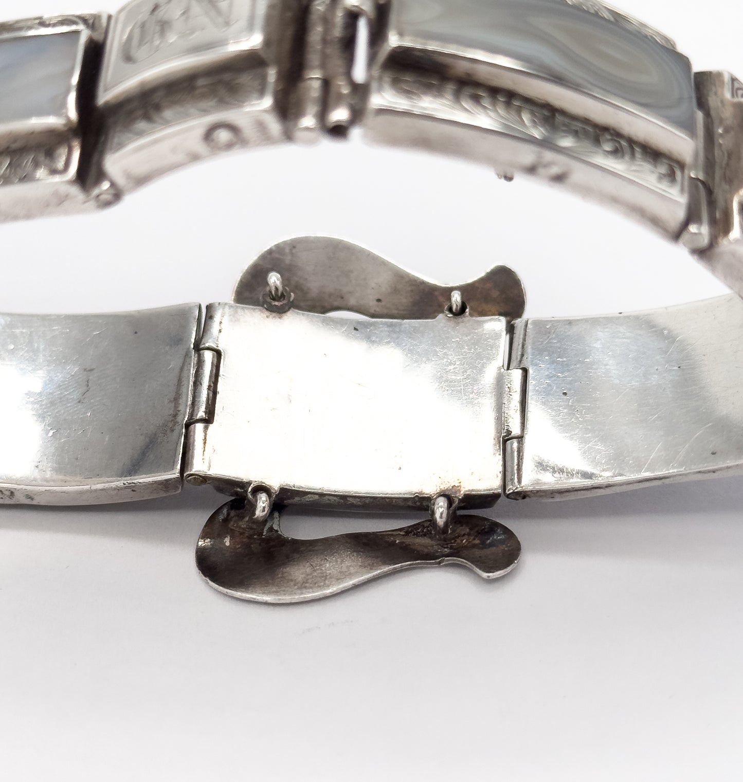 Victorian Scottish Montrose Agate Buckle Bracelet in Silver