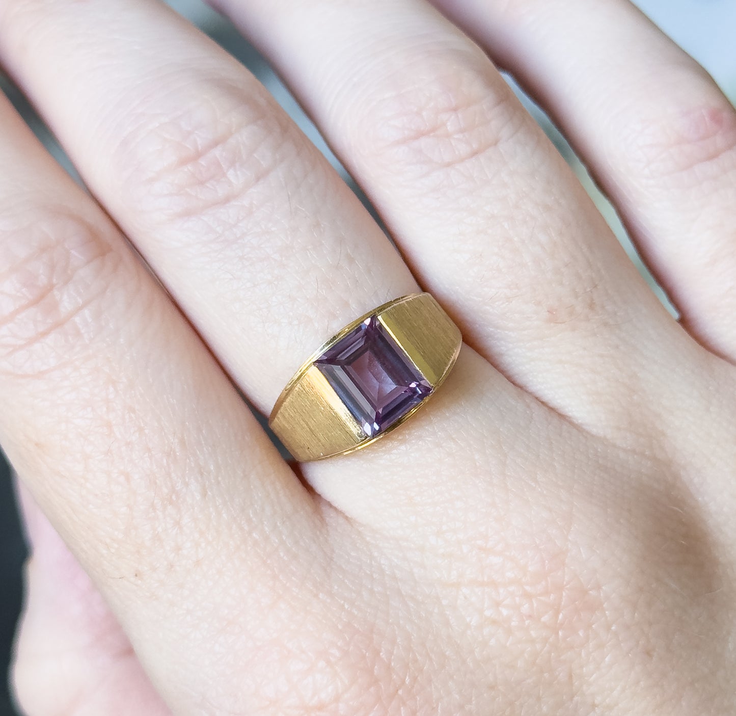 Late 20th Century Lab-Created Sapphire Ring in 10K Yellow Gold