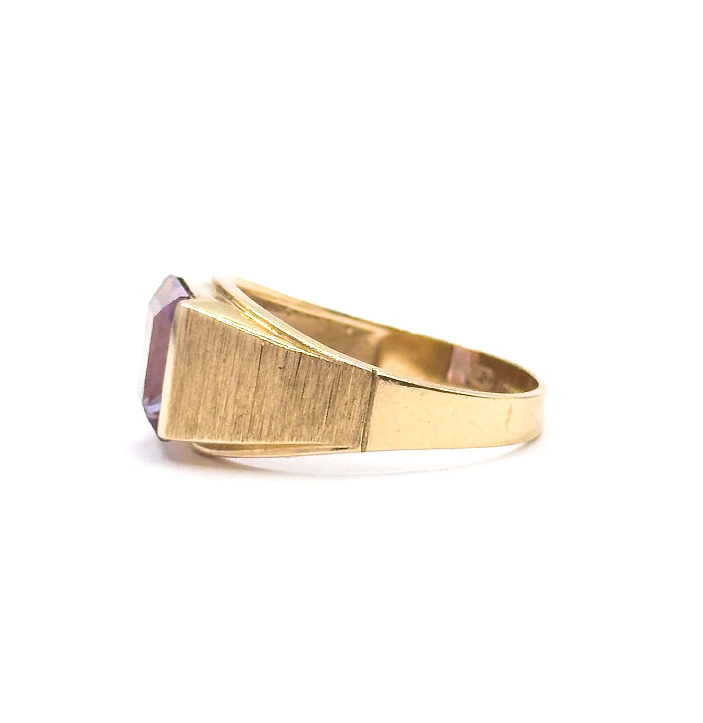Late 20th Century Lab-Created Sapphire Ring in 10K Yellow Gold
