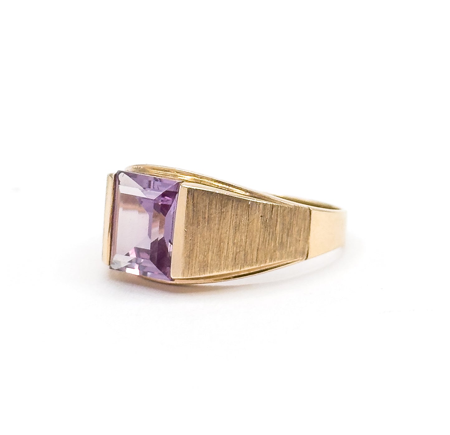 Late 20th Century Lab-Created Sapphire Ring in 10K Yellow Gold