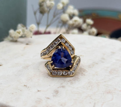 Vintage Imitation Tanzanite Ring in 14K Yellow Gold Trillion