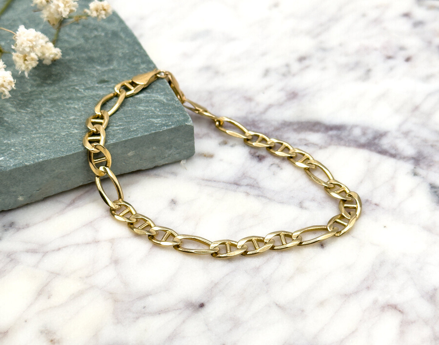 Vintage Figaro Chain Bracelet in 14K solid gold