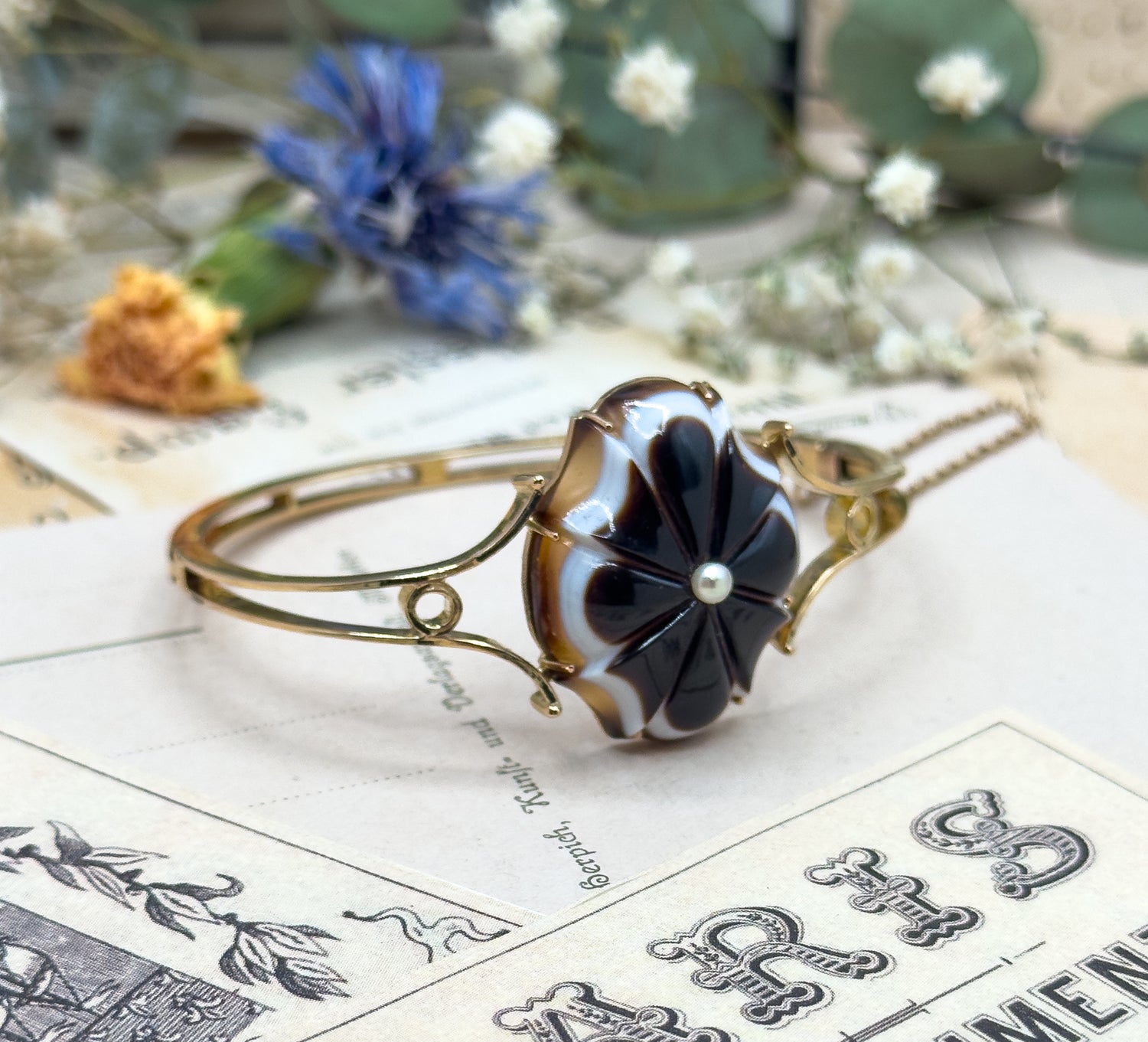 Victorian Carved Banded Agate Bracelet in 14K Gold image 1