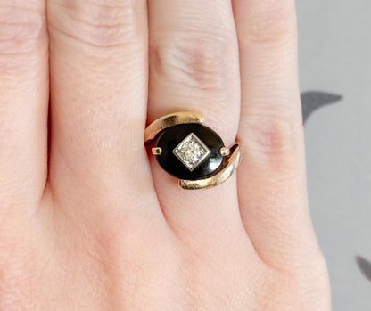 Vintage Onyx & Diamond Ring in 10K Yellow Gold Bypass Ring Florentine gold textured