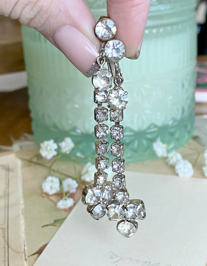 VINTAGE rhinestone clip on earrings 1950s dangle drop earrings