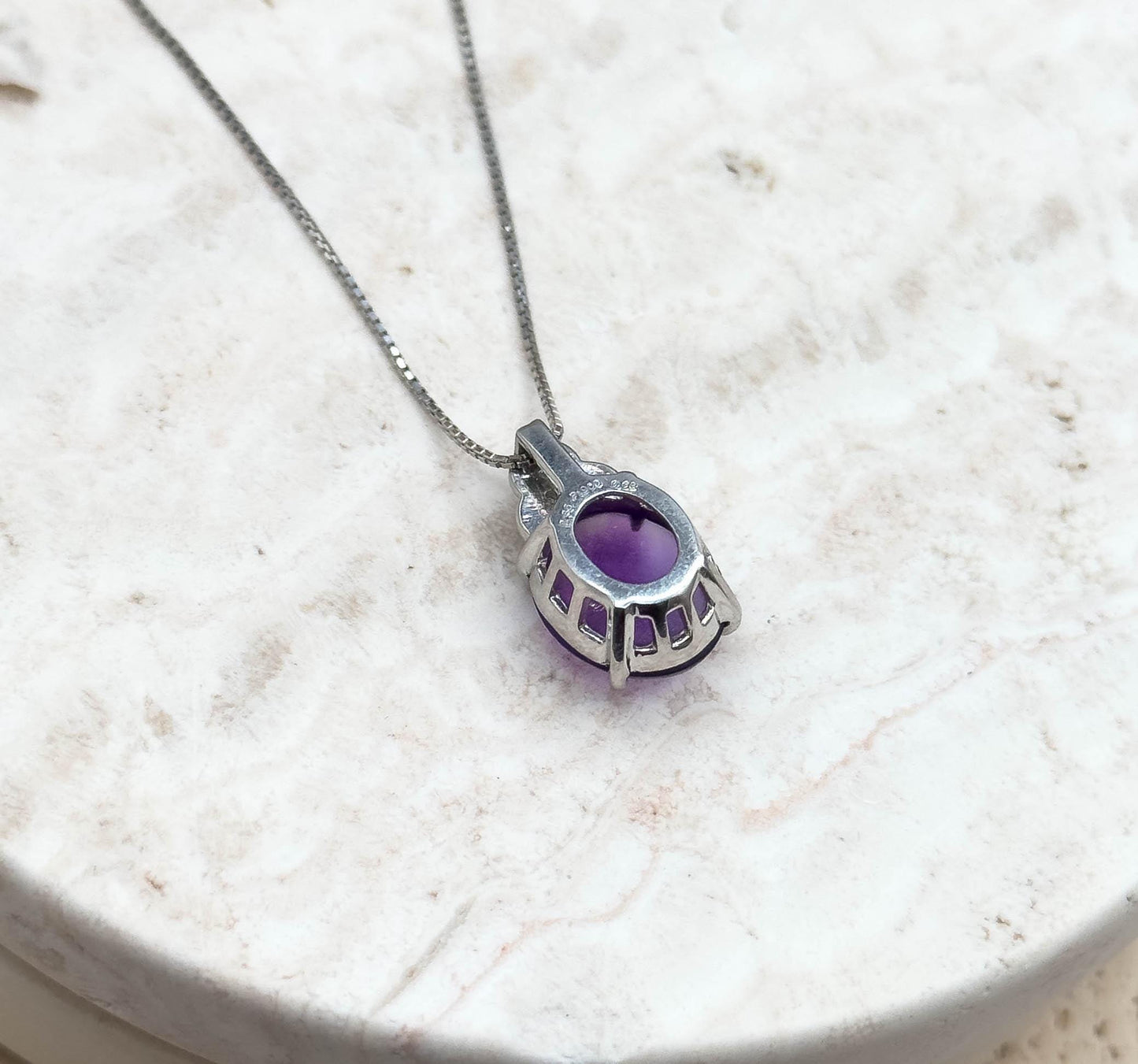 Lovely Amethyst Cabochon & Diamond Pendant Necklace in Platinum pt850