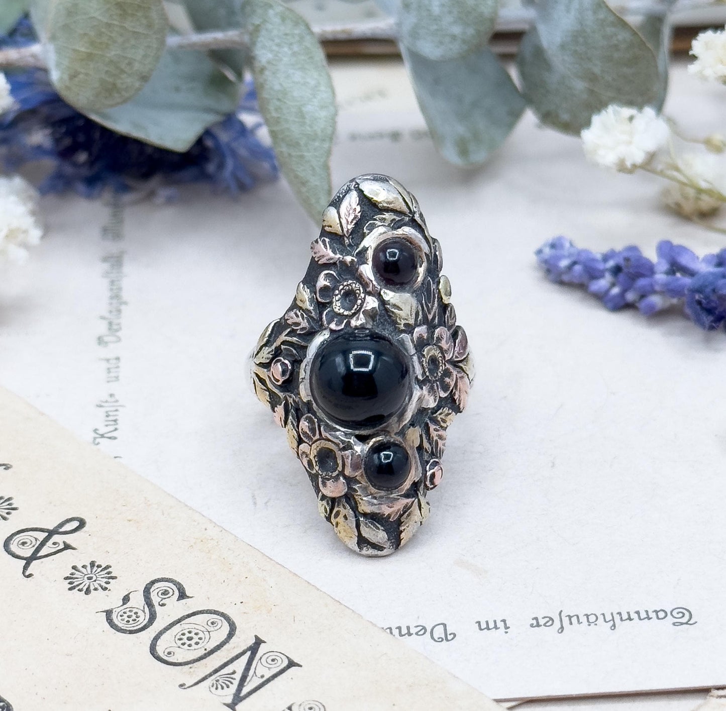 Vintage Art Nouveau Onyx Glass Cabochon Ring: Floral Silver & Gold Statement