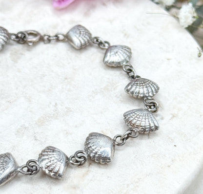 Cute Vintage Sea Shell Bracelet in Sterling Silver Vintage puffy scallops