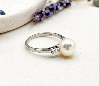 Vintage Pearl Ring with Baguette Diamonds in Platinum