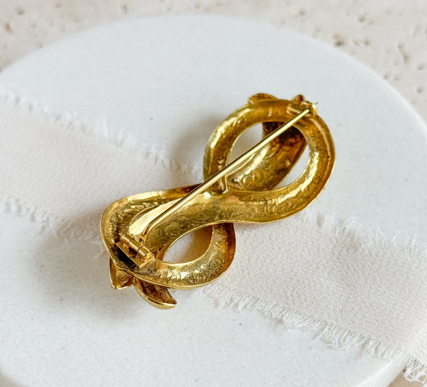 Vintage Infinity Ribbon Brooch Lovers Knot Pin Pressed Metal