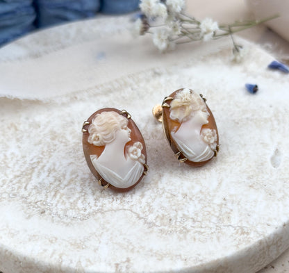 Boxed Antique Shell Cameo Earrings 10K Gold w Screw Backs