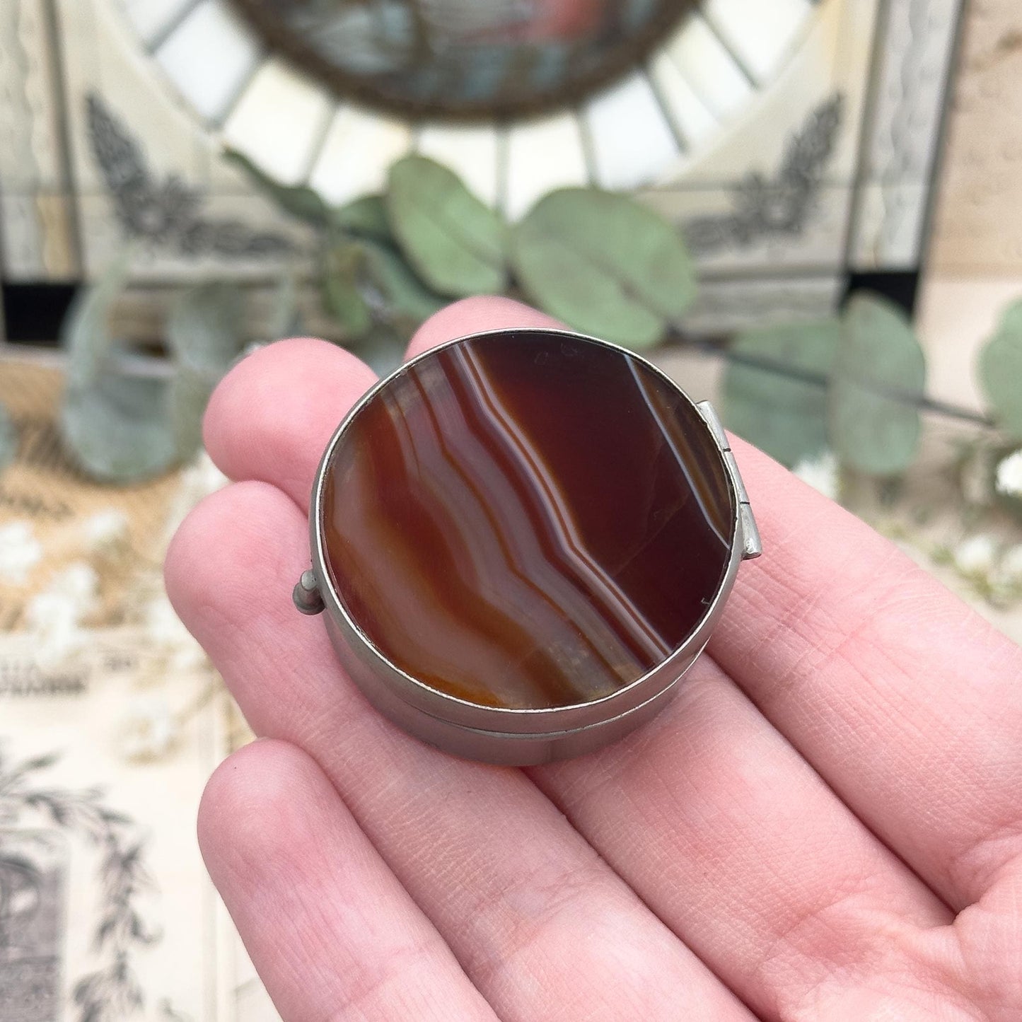 Victorian Scottish Banded Agate Trinket Pill Box in White Metal