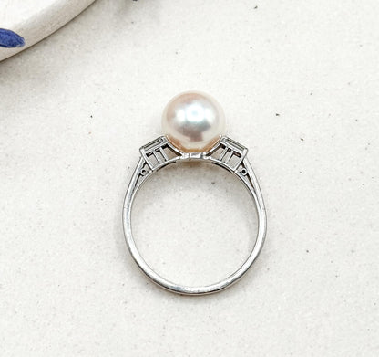 Vintage Pearl Ring with Baguette Diamonds in Platinum