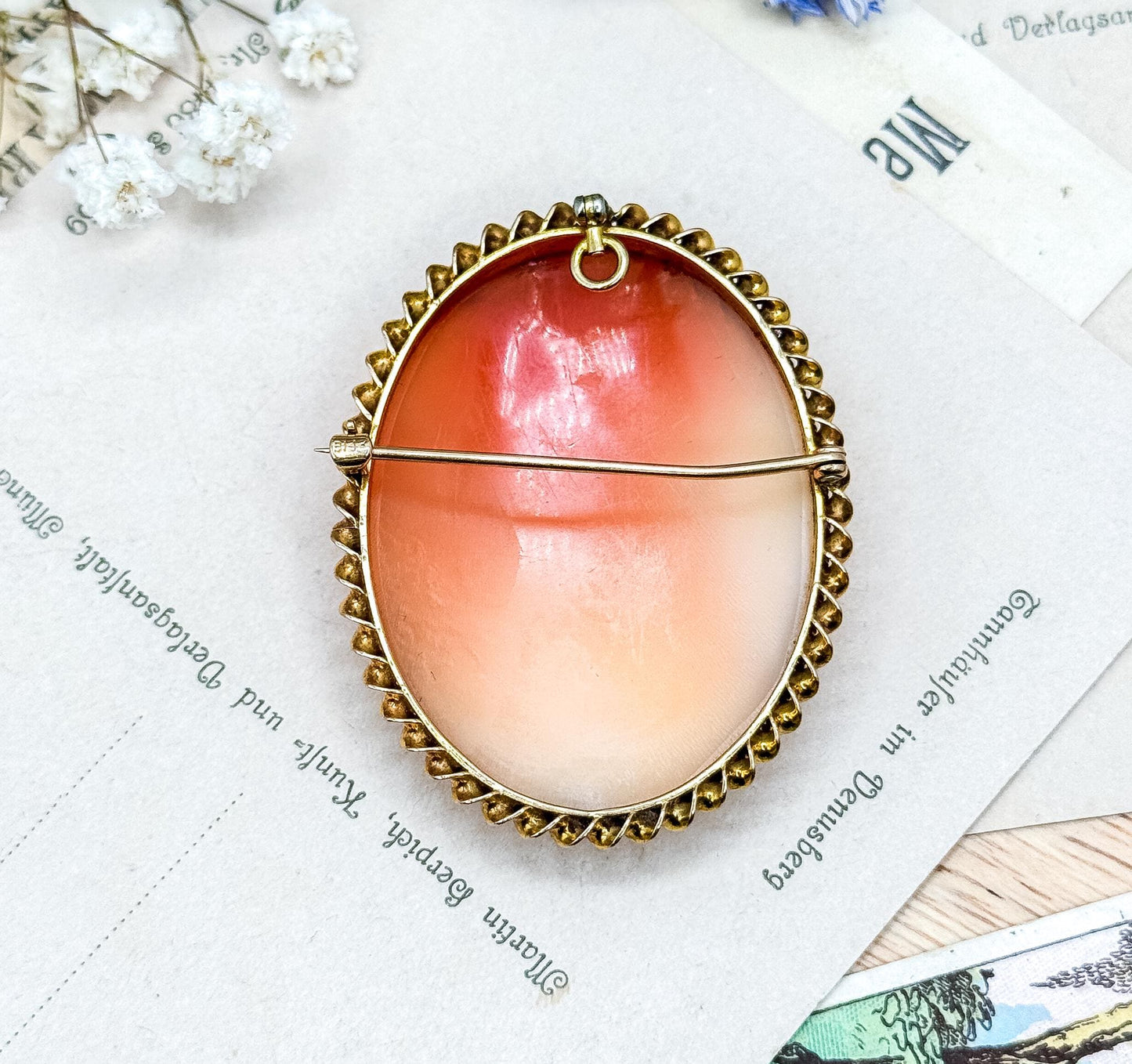 Antique Carved Shell Cameo Brooch in 14K Yellow Gold Lady with Bird