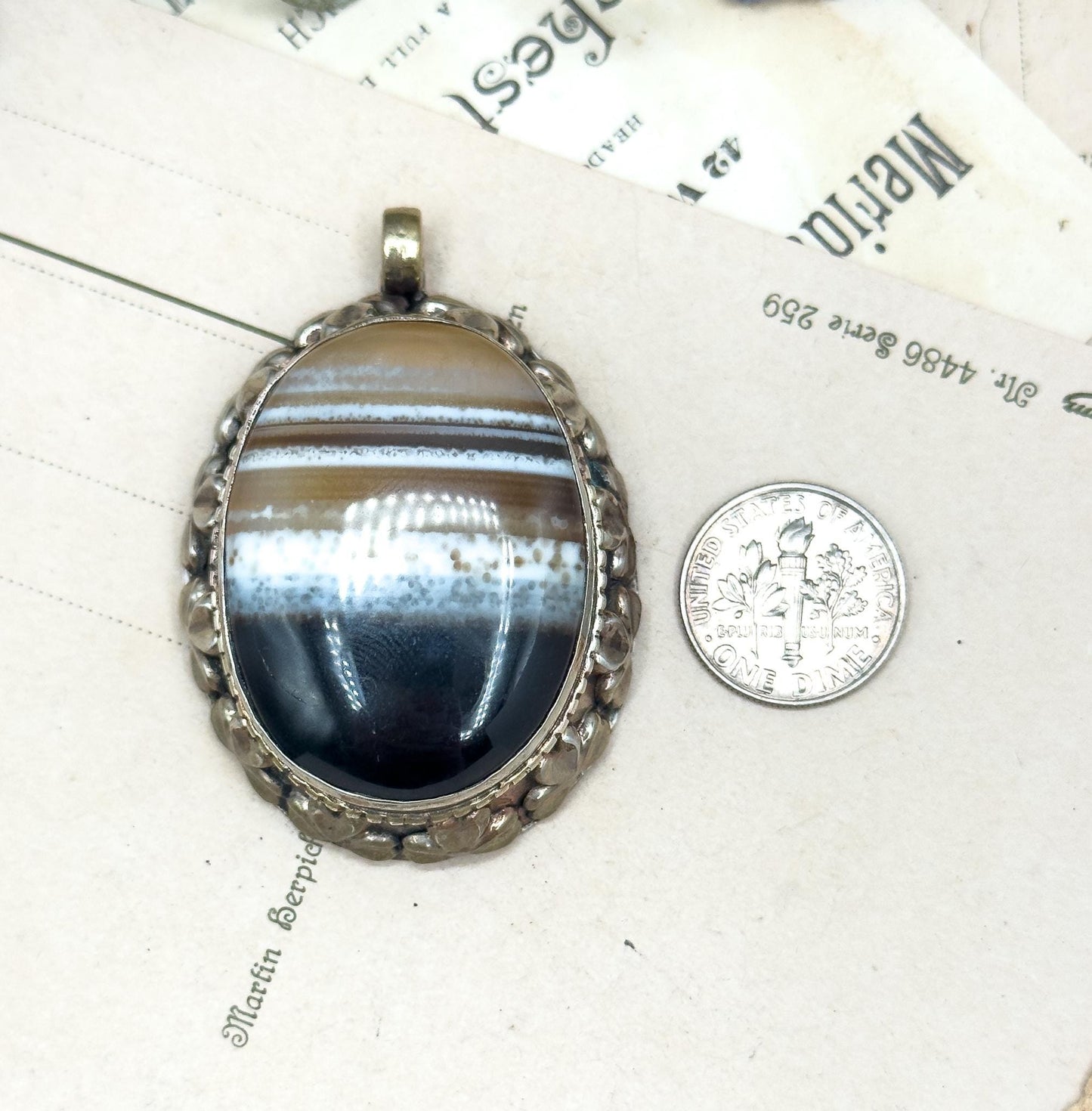 Vintage Banded Agate Shamrock Pendant Necklace: Handmade Silver Tone