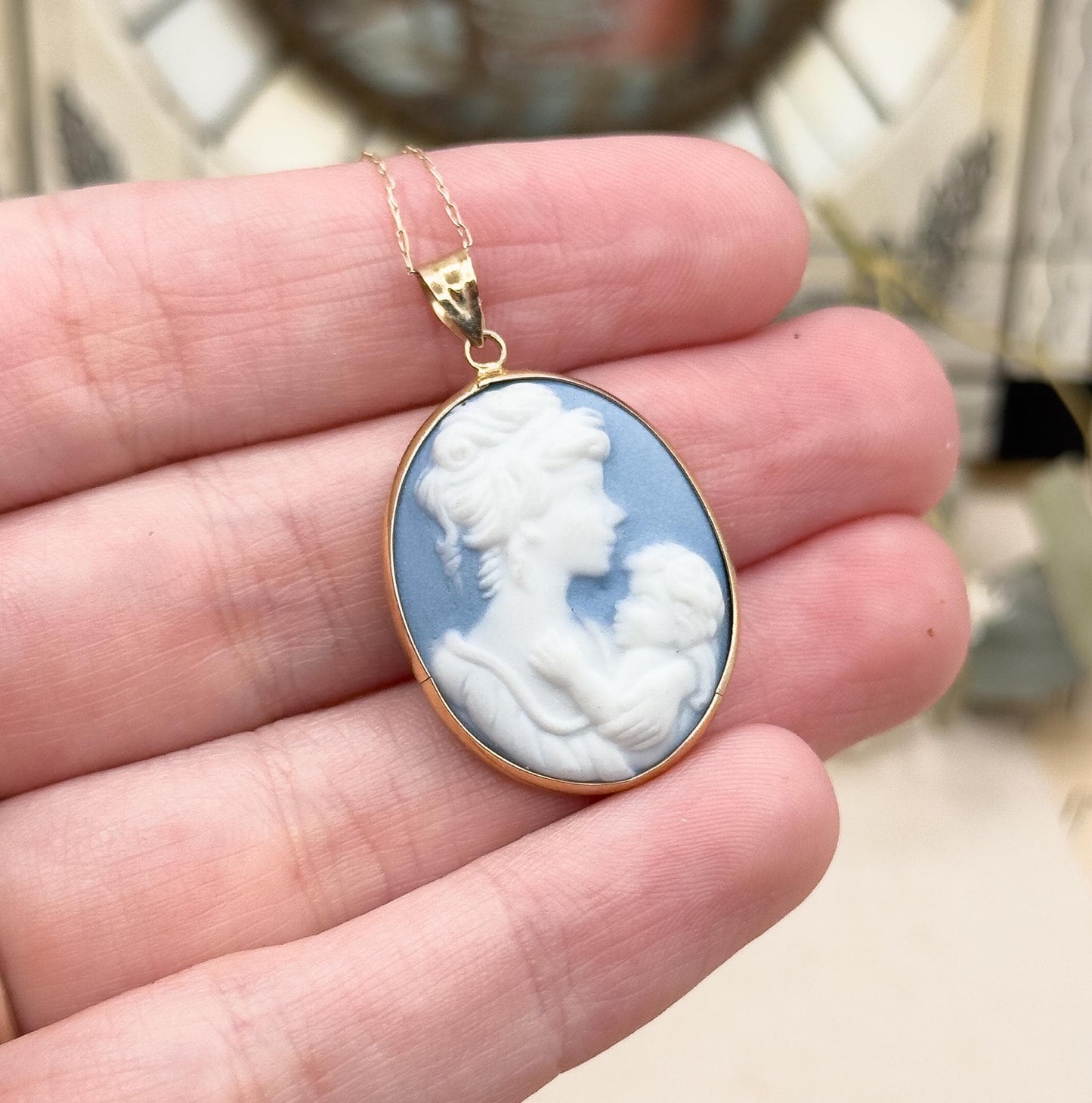 Vintage Mother & Child Jasperware Cameo Pendant Necklace in 10K Gold