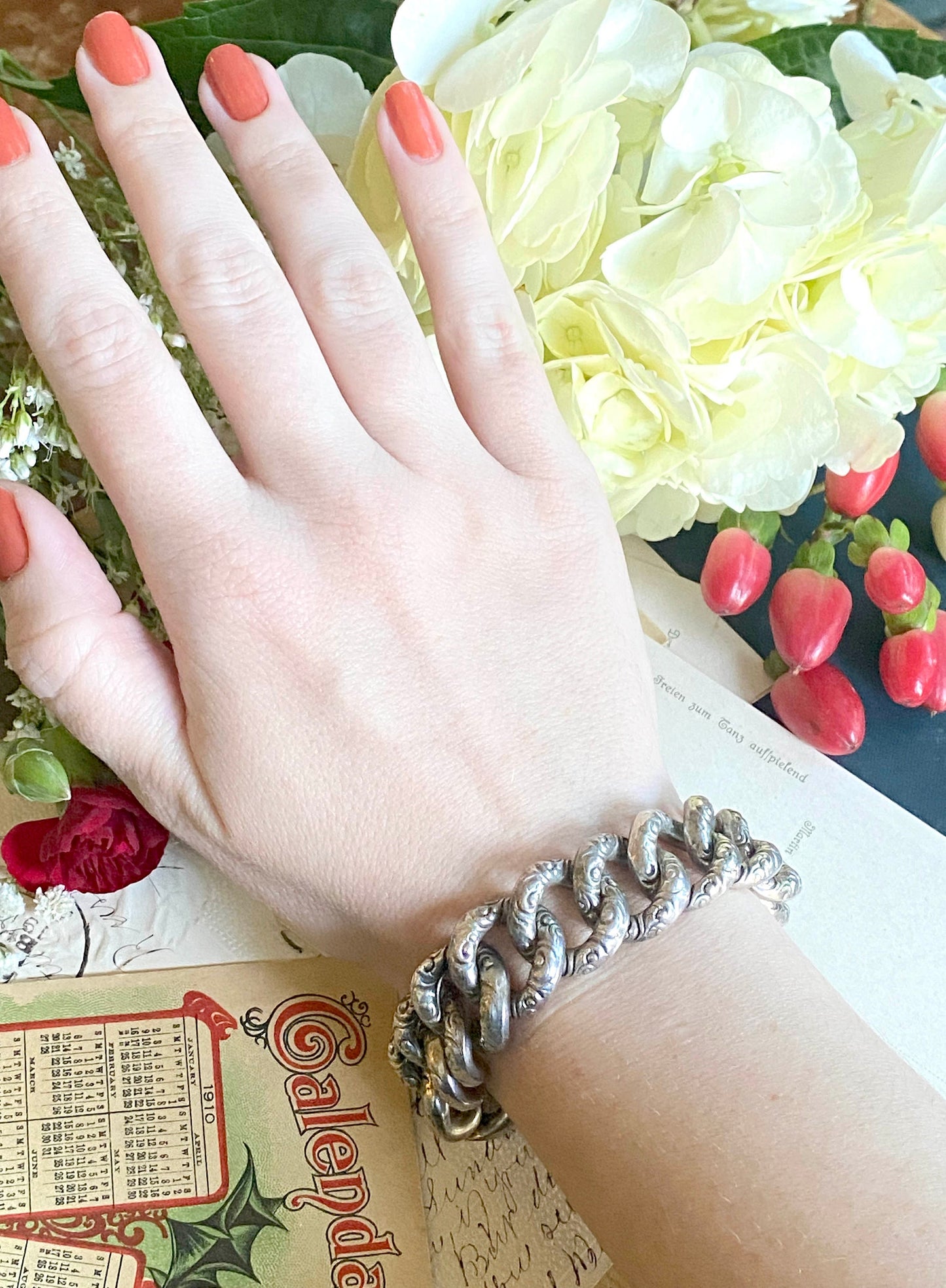 Victorian Repousse Puffy Link Chain Bracelet in Silver w Padlock heart