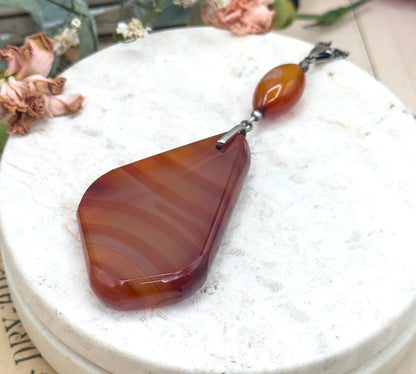 Vintage Banded Agate Freeform Stone pendant necklace in Sterling Silver