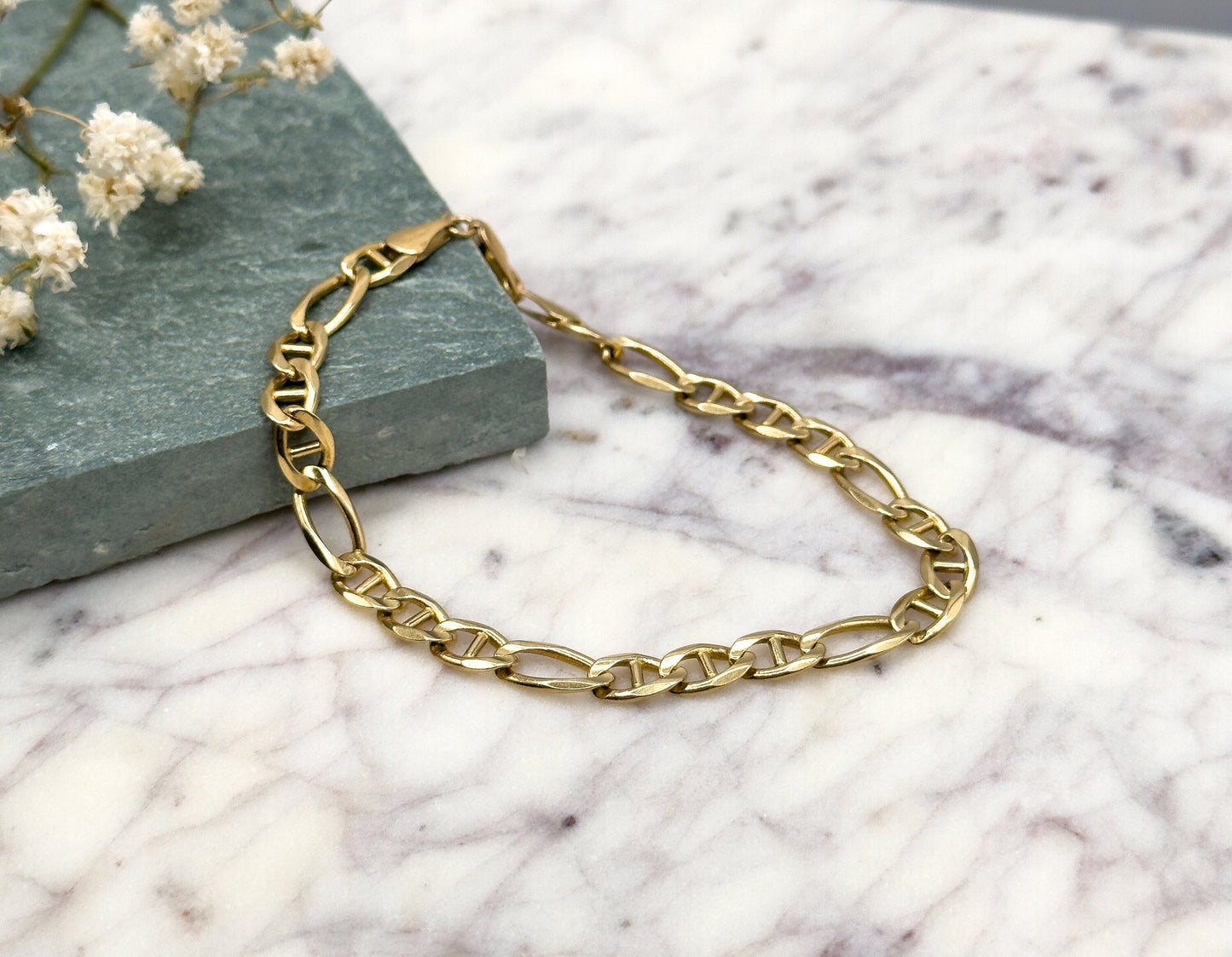 Vintage Figaro Chain Bracelet in 14K solid gold