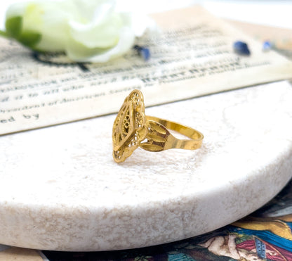 Vintage 22K Yellow Gold Navette Filigree Ring