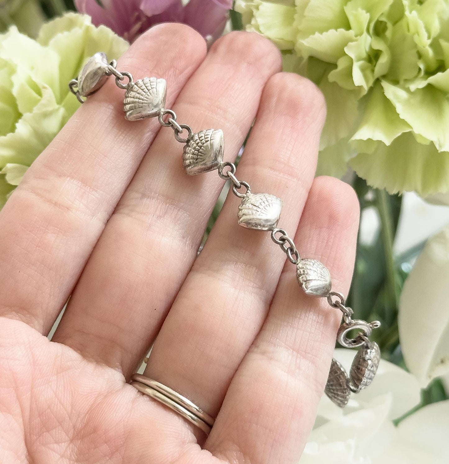 Cute Vintage Sea Shell Bracelet in Sterling Silver Vintage puffy scallops