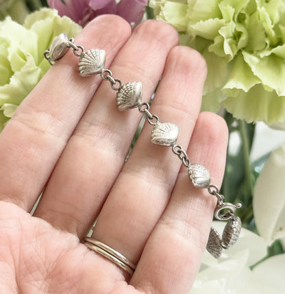Cute Vintage Sea Shell Bracelet in Sterling Silver Vintage puffy scallops
