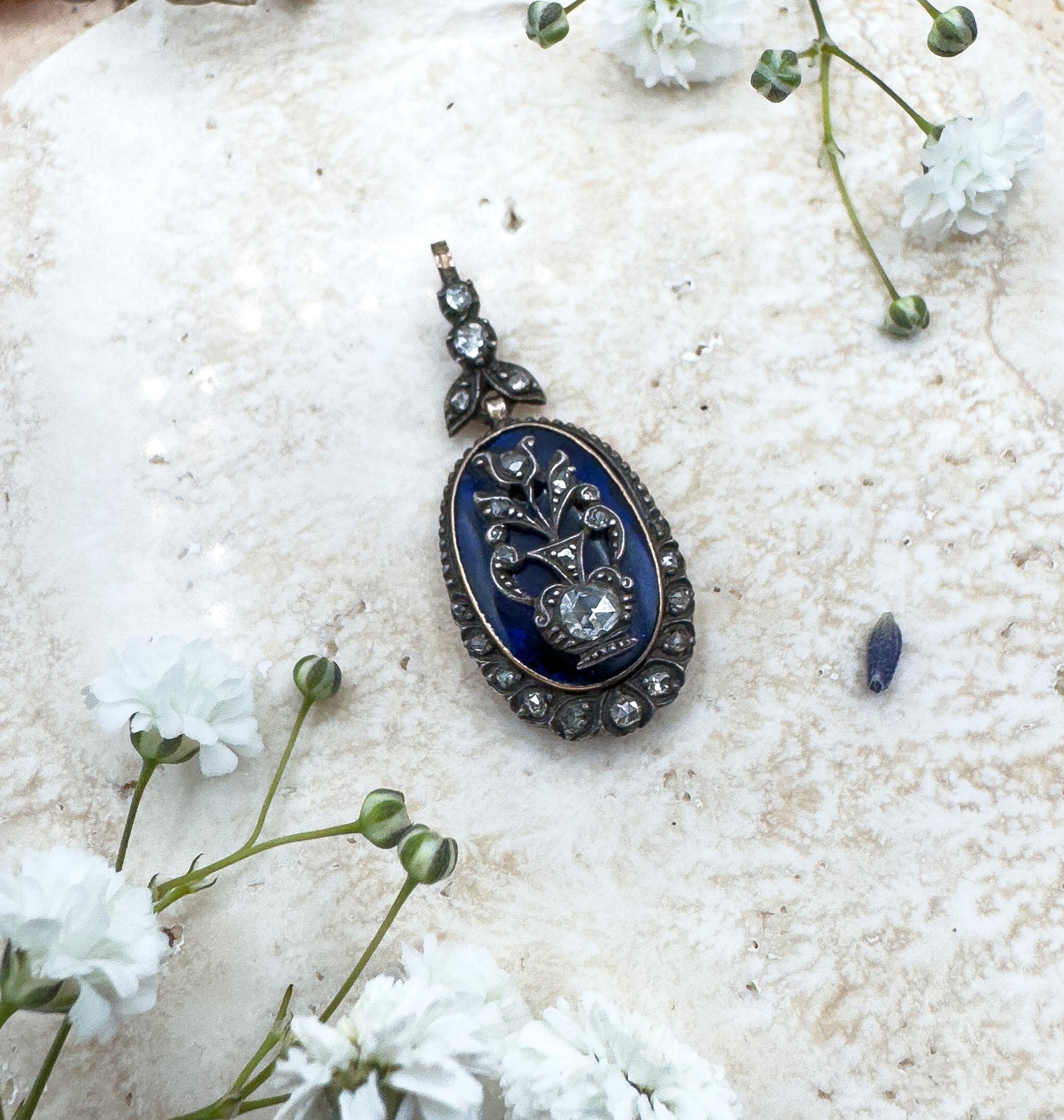 Georgian Giardinetti Pendant with Rose Cut Diamonds on Bristol Blue Glass Bague au Firmament